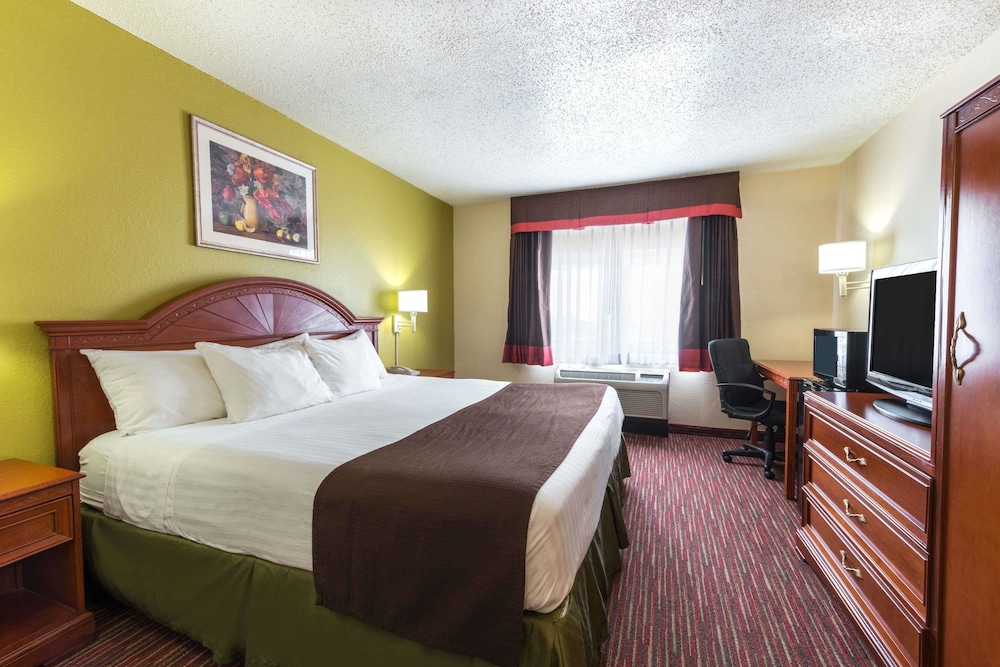 Baymont By Wyndham Louisville East 19/38