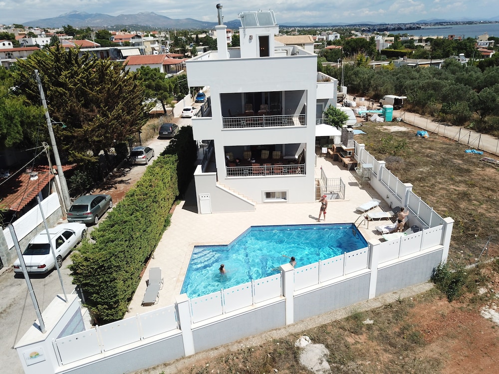 Villa D'irene 7/50