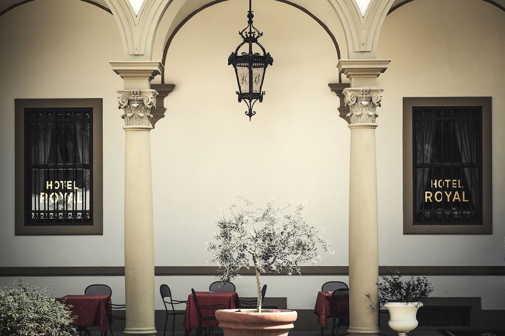 Villa Royal 5/67