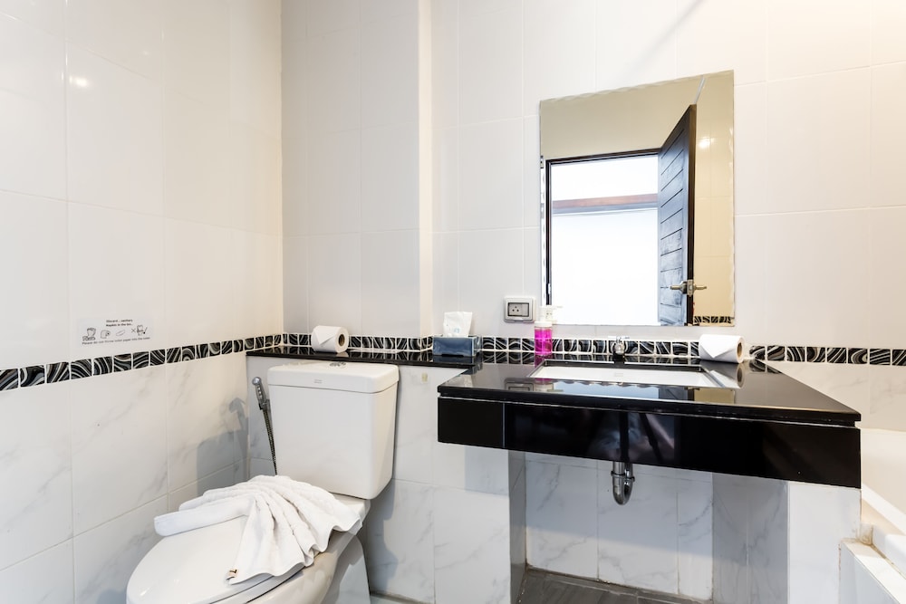 77 Bangla Hotel 32/35