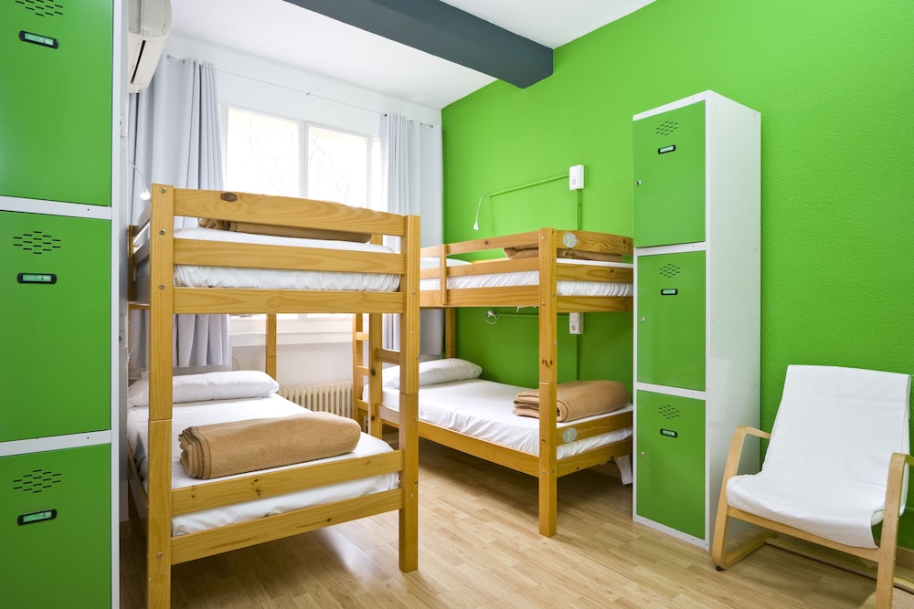 Madvibes Hostel 40/60