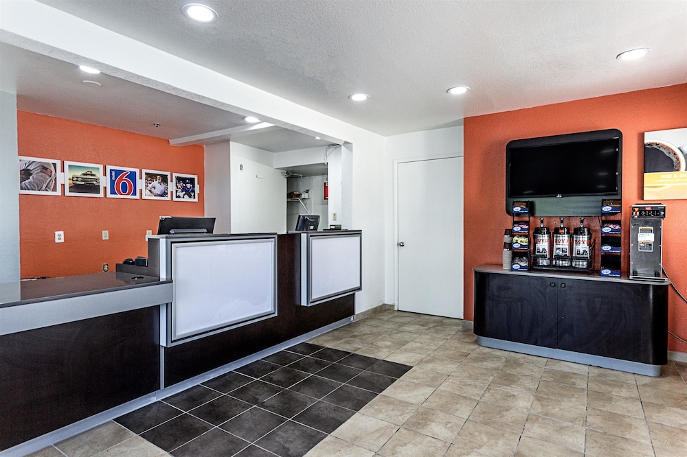 Motel6 Fresno, CA 10/51