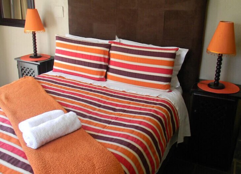Ikhanda Guesthouse 8/17