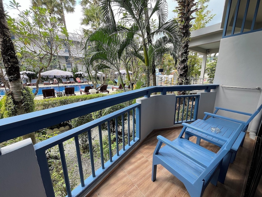 Phuket Island View Resort 60/76