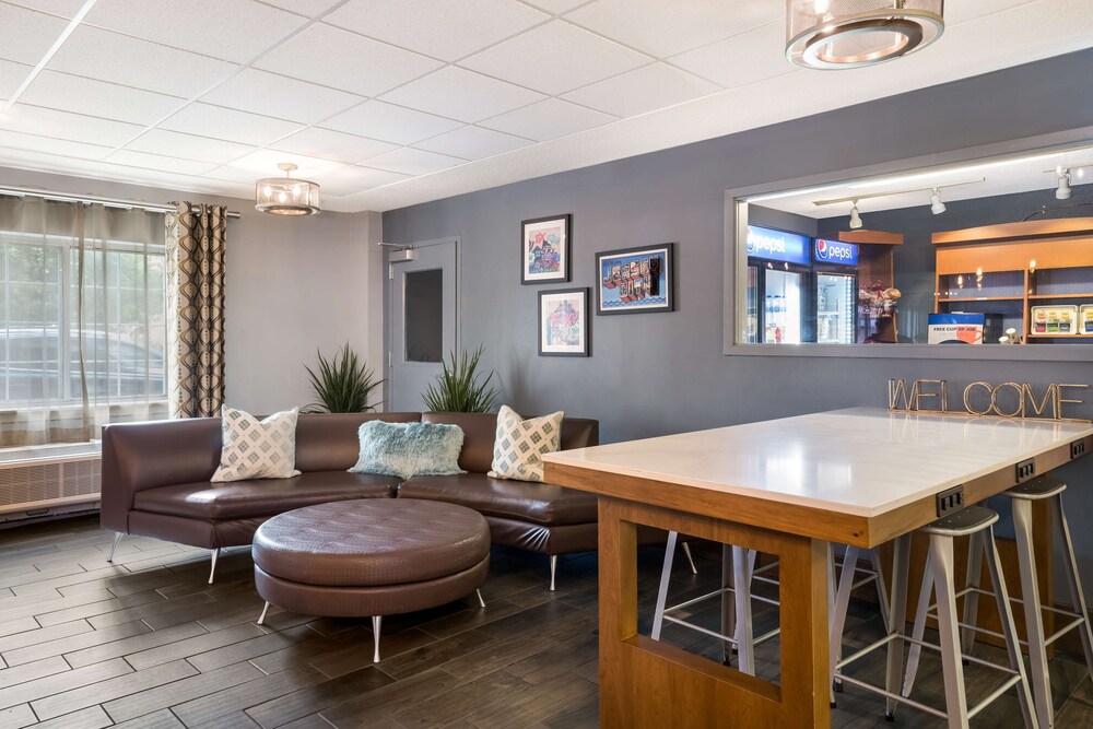 Sonesta Simply Suites Jersey City 30/42