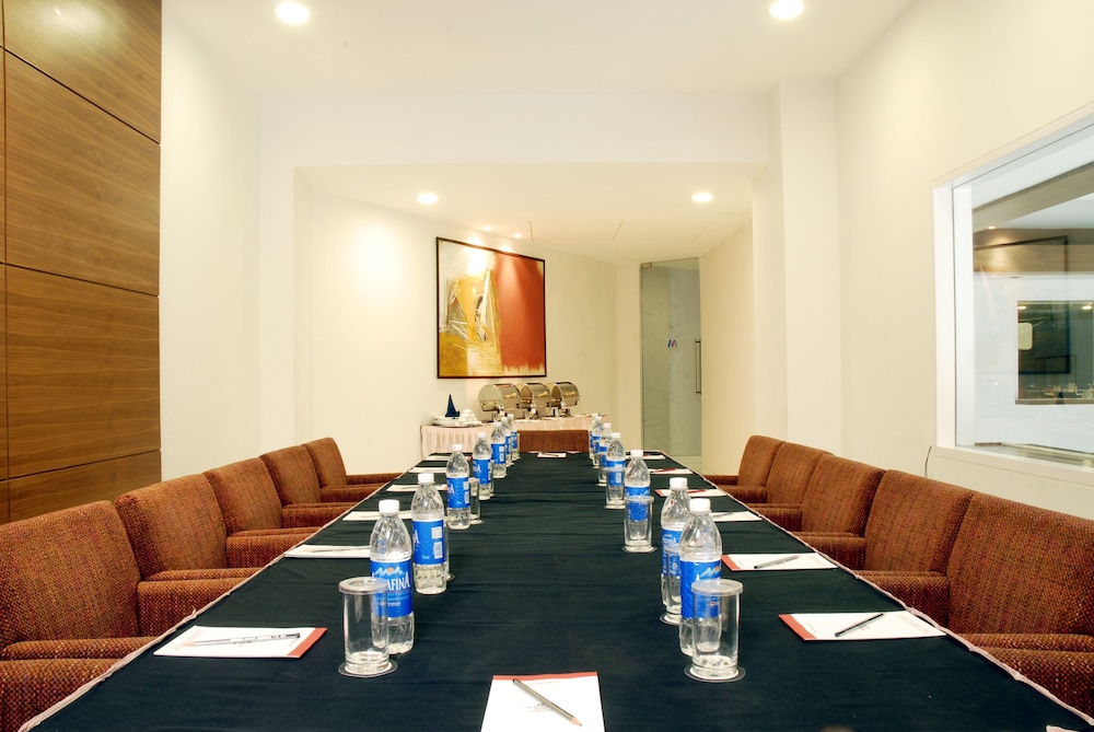 The Fern Residency Subhash Bridge Ahmedabad 55/65