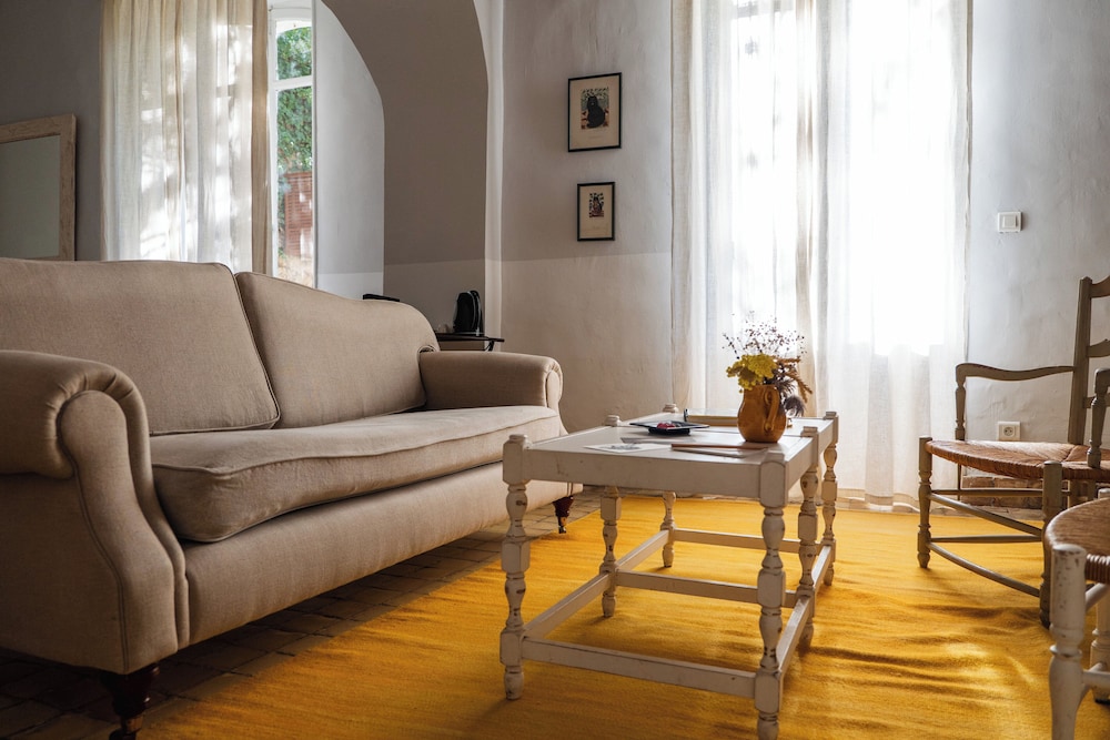Le Galinier Lourmarin, a Beaumier Guesthouse 33/50