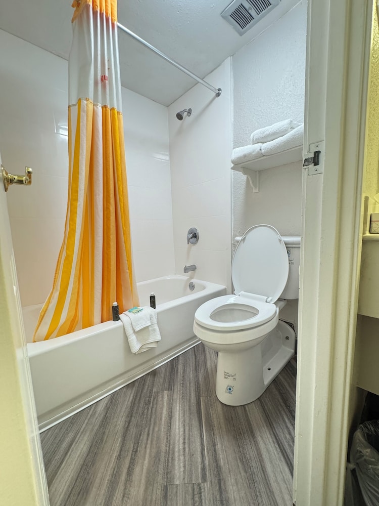 Rodeway Inn College Station, TX 37/37