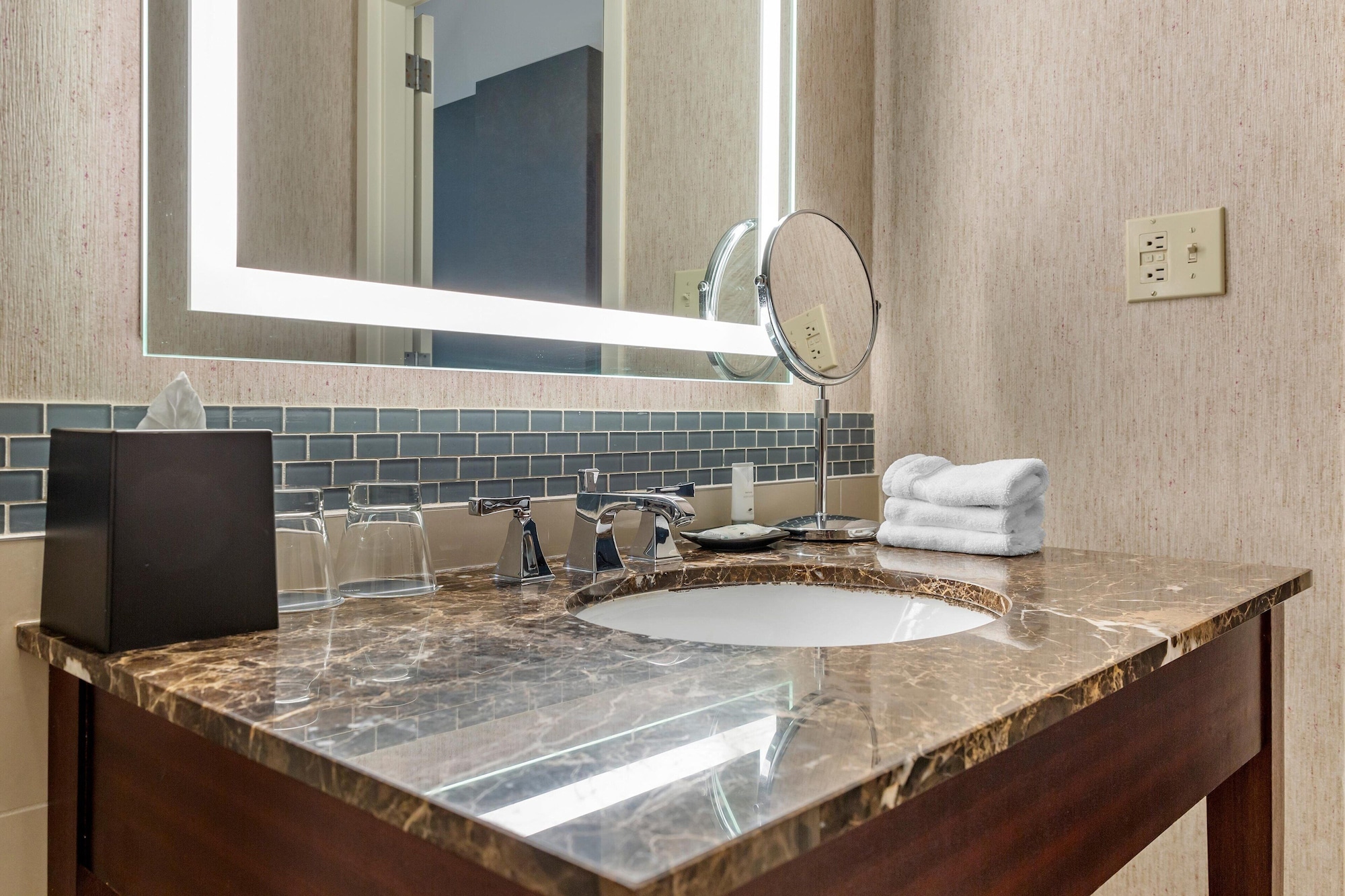 جناح استوديو بسريرين كوين، Westin Fort Lauderdale 4/6