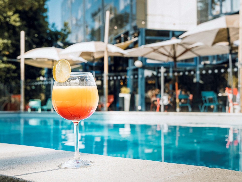 NOVOTEL LA ROCHELLE CENTRE 33/72