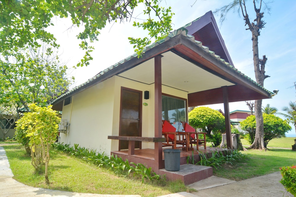 Golden Bay Cottage 8/75