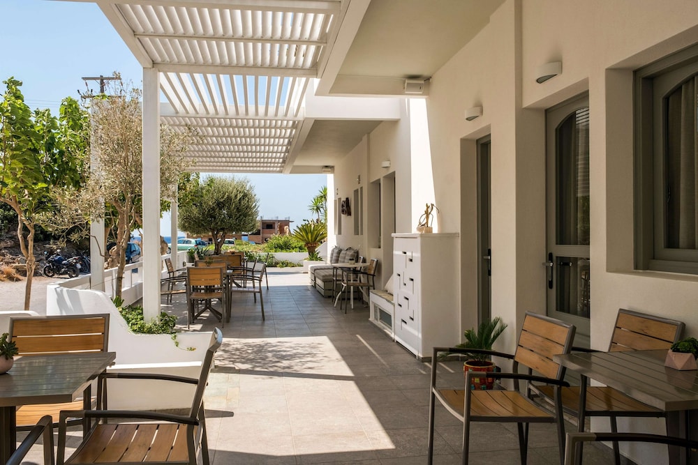 Aris Hotel Paleochora 38/42