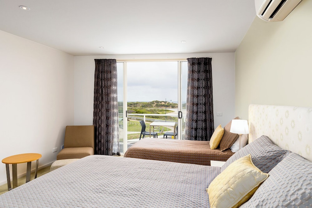 2 Bedrooms, Luxury, Apartment, 1 Single and 2 Queen Beds