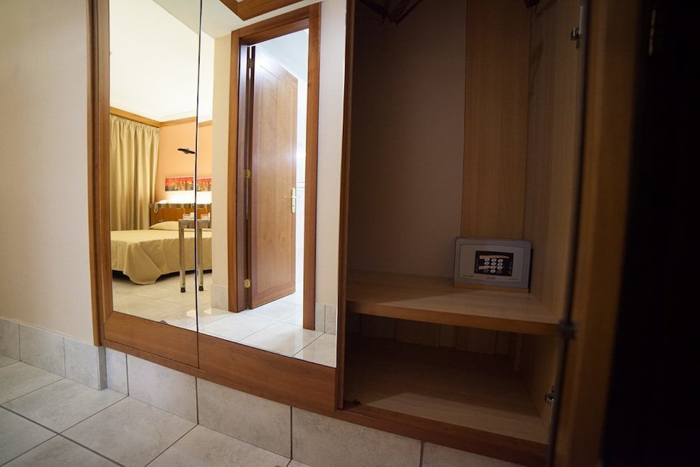 Hotel Artemide 34/36