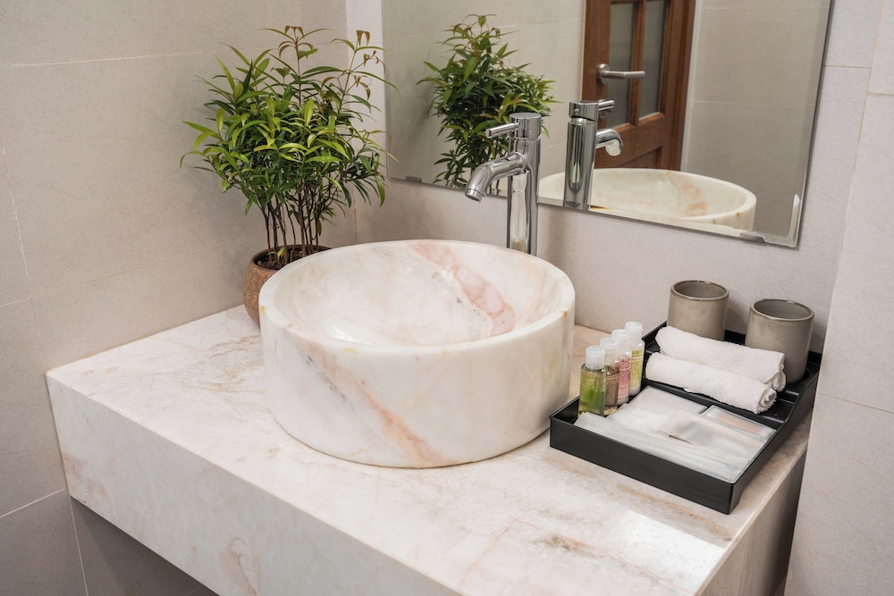 Le Parfum Apartment & Hotel 32/50