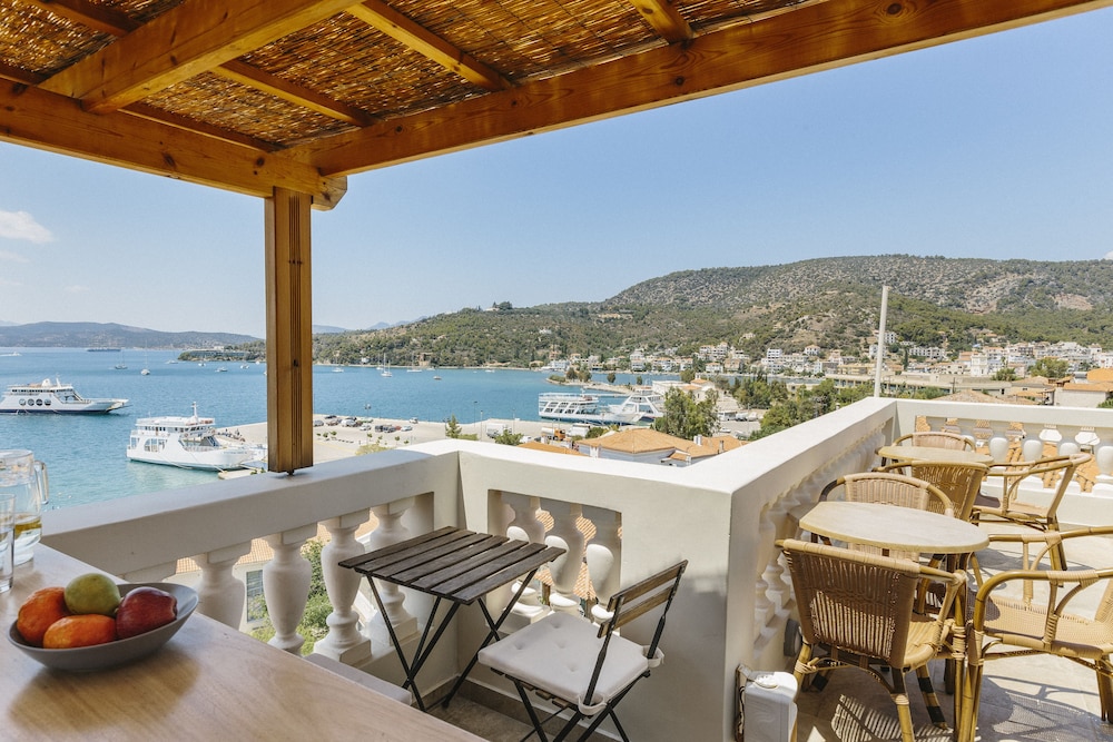 Dimitra Boutique Hotel 45/54