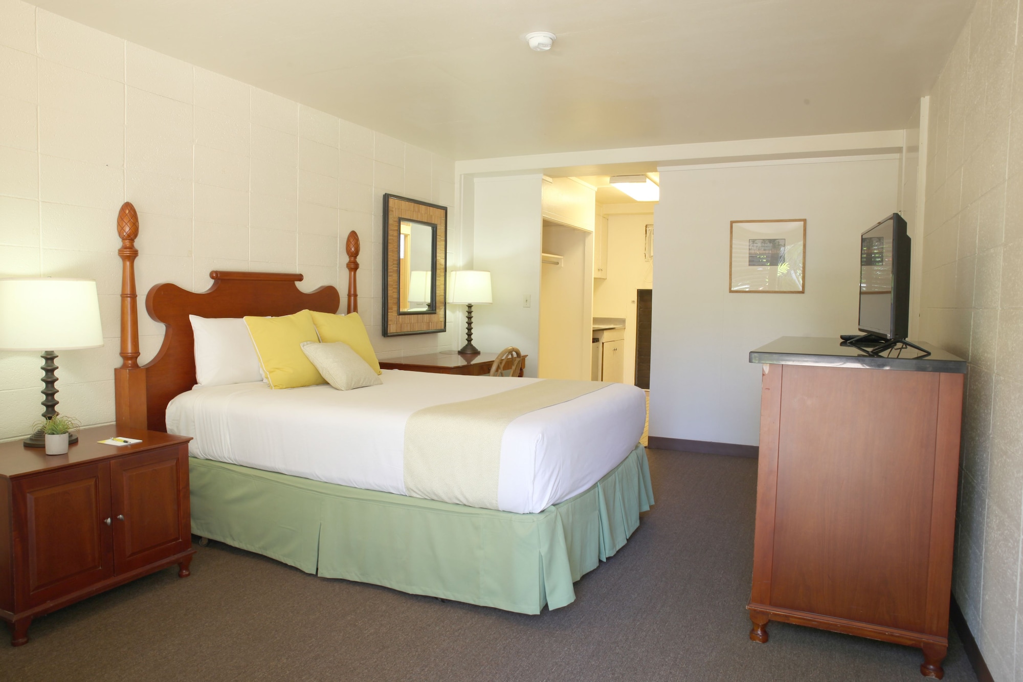 Room, 1 King or 2 Double Beds, Pool View
