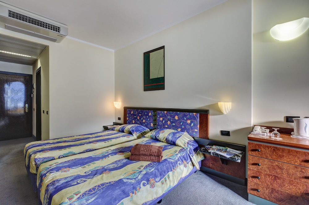 Hotel Cristina 14/50