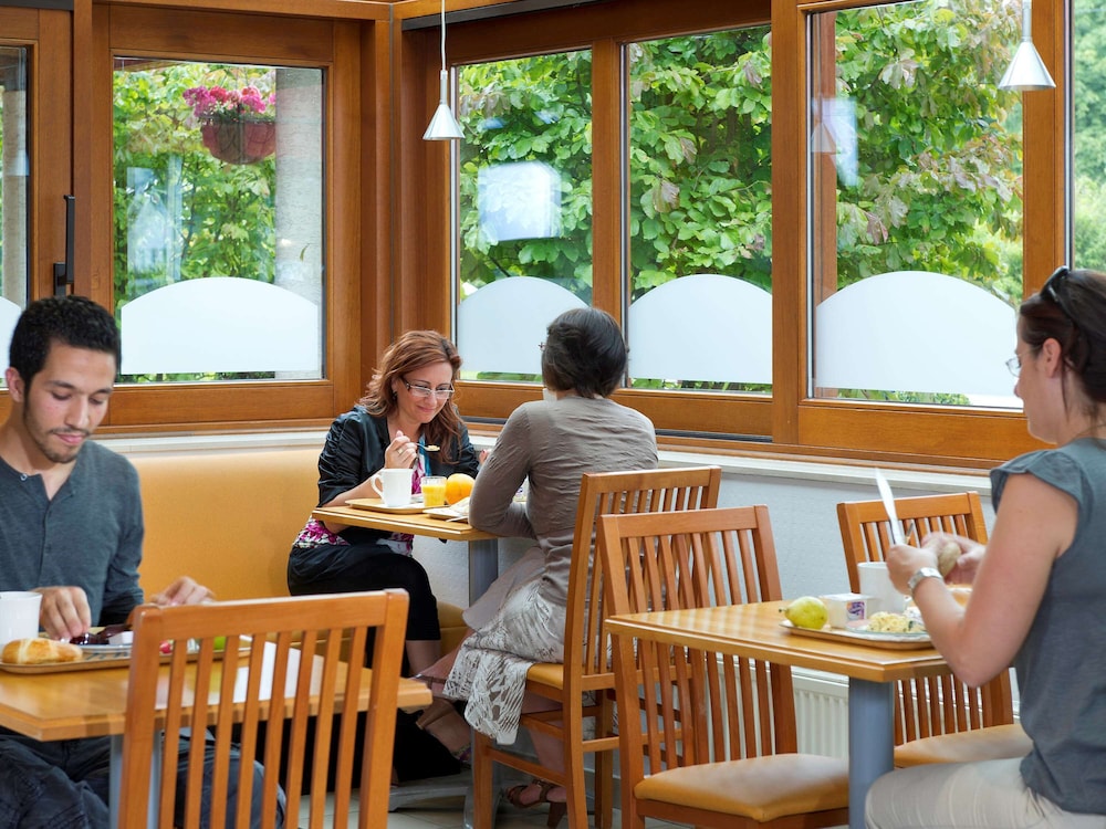restaurant-cafeteria