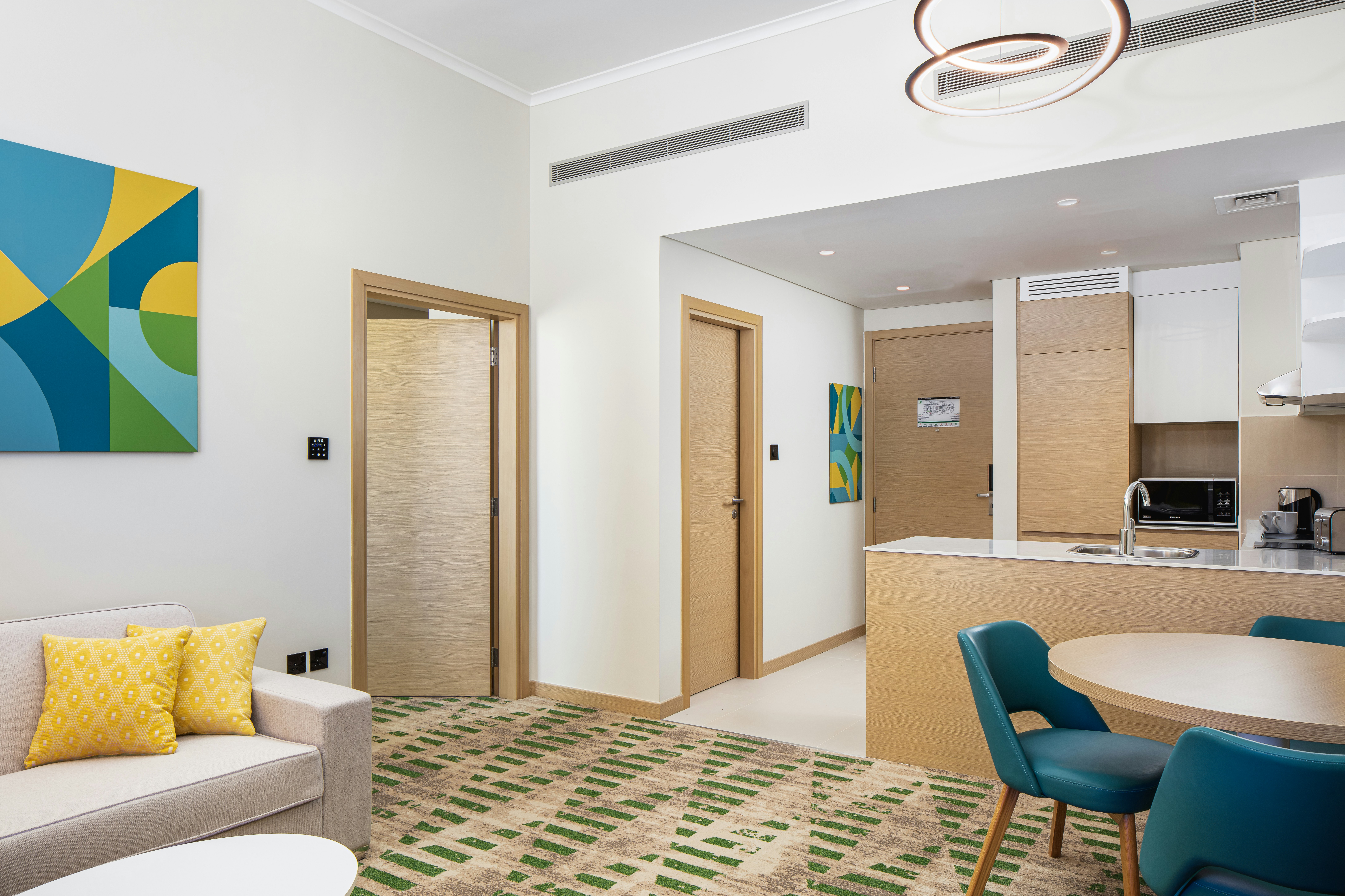 Holiday Inn & Suites Dubai Science Park 26/50