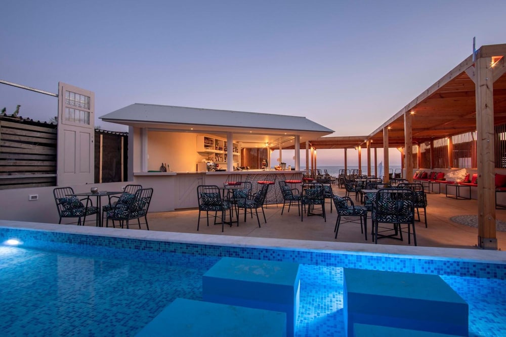Armeno Resort 6/49
