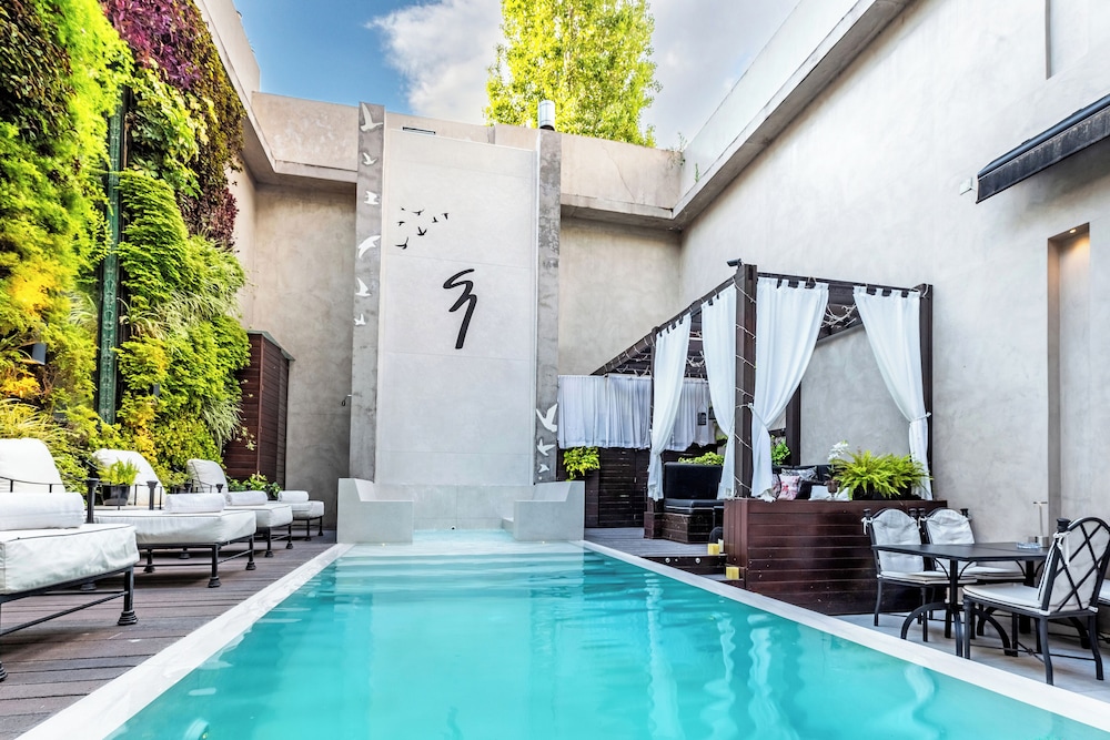 1828 Smart Hotel 46/69