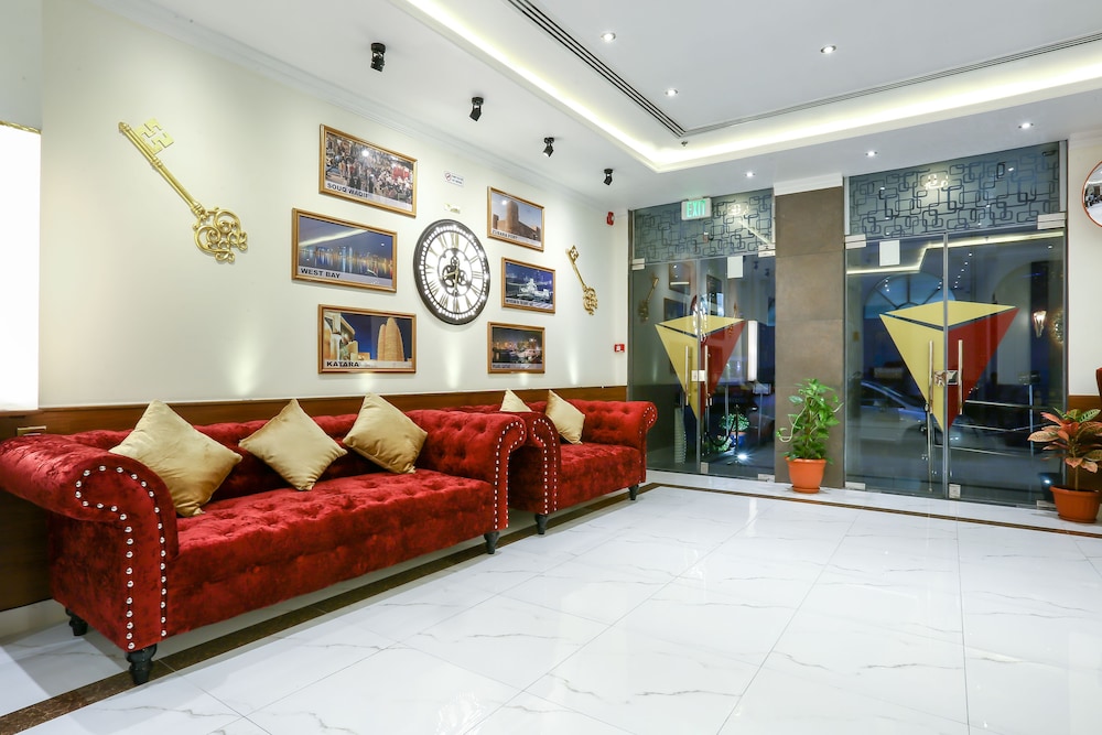 La Villa Suites Hotel 40/48