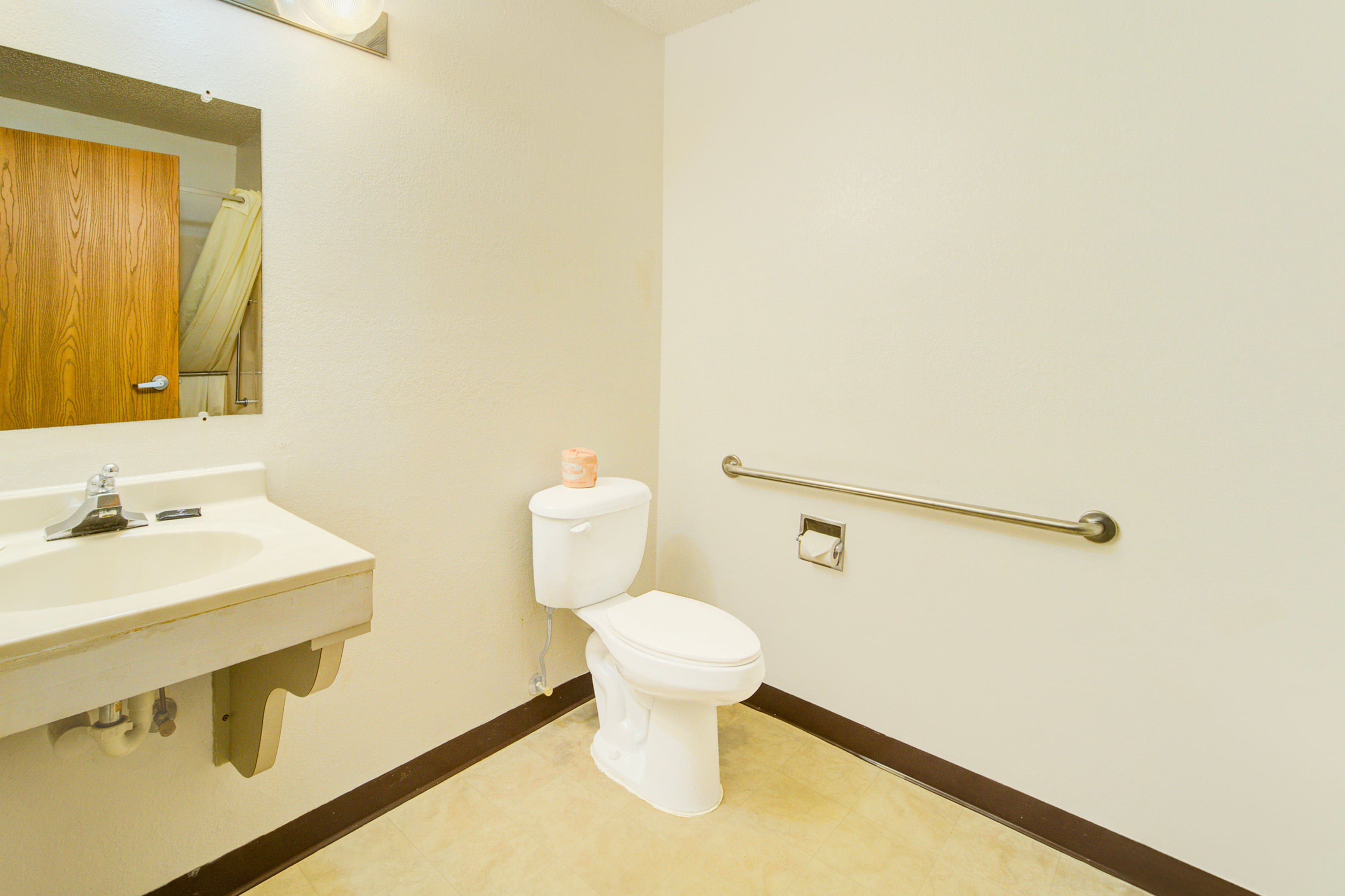 Capital O Amerihost Inn and Suites Kingdom City Hwy 54 MO 51/54