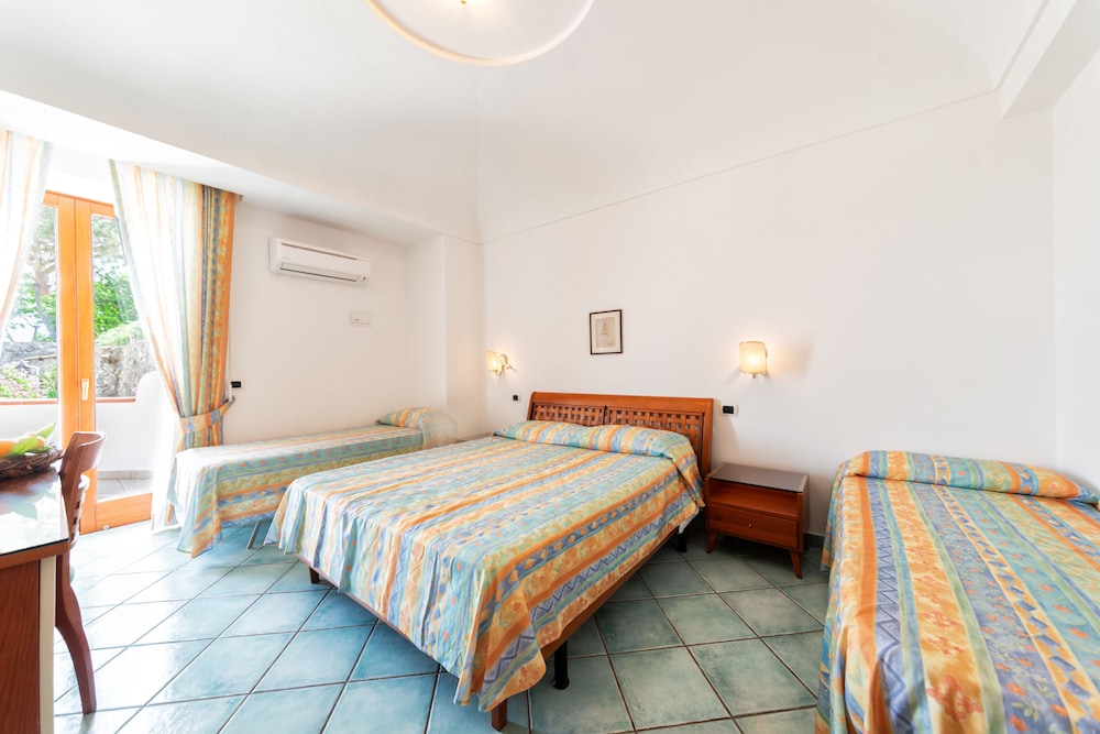 Hotel La Capannina 12/63