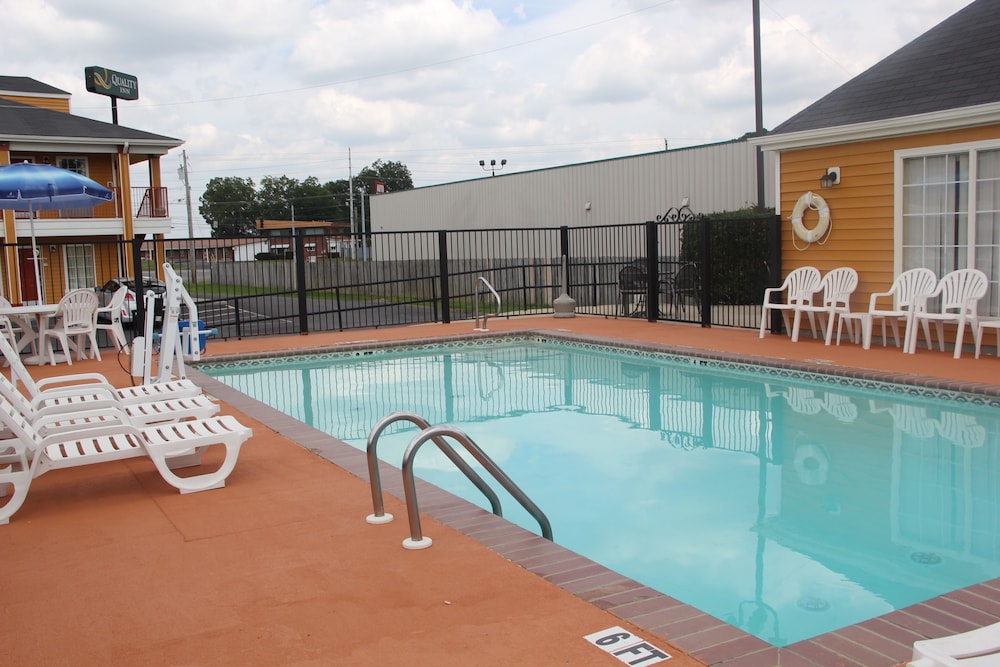 Quality Inn Albertville US 431 23/36