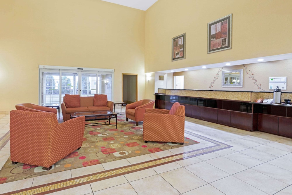 La Quinta Inn & Suites by Wyndham Stillwater-University Area 26/41