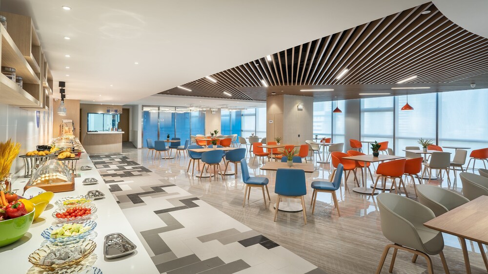 Holiday Inn Express Yangjiang City Center An Ihg Hotel 46/56