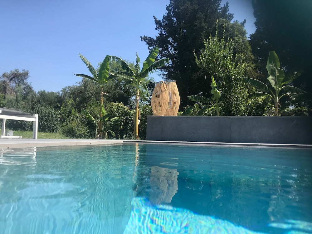 LA MAISON 38/41