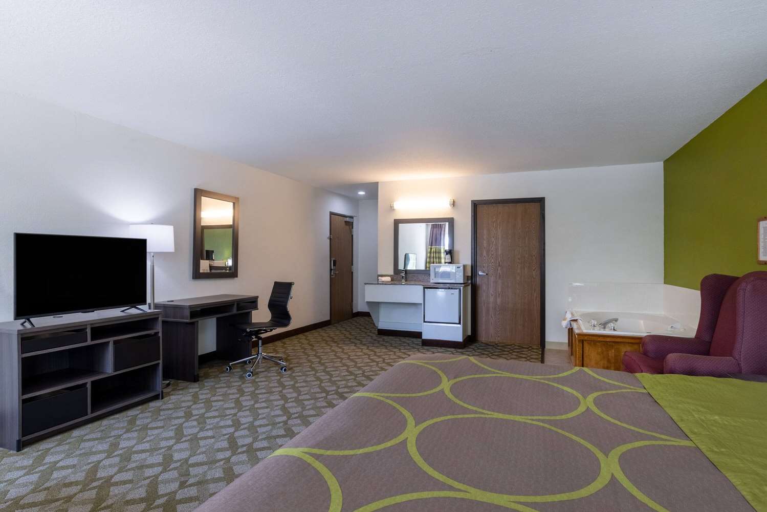 Super 8 by Wyndham De Soto 36/42