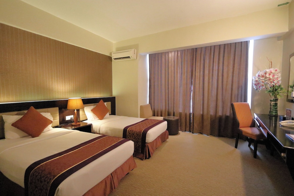 DELUXE, TWIN BEDS