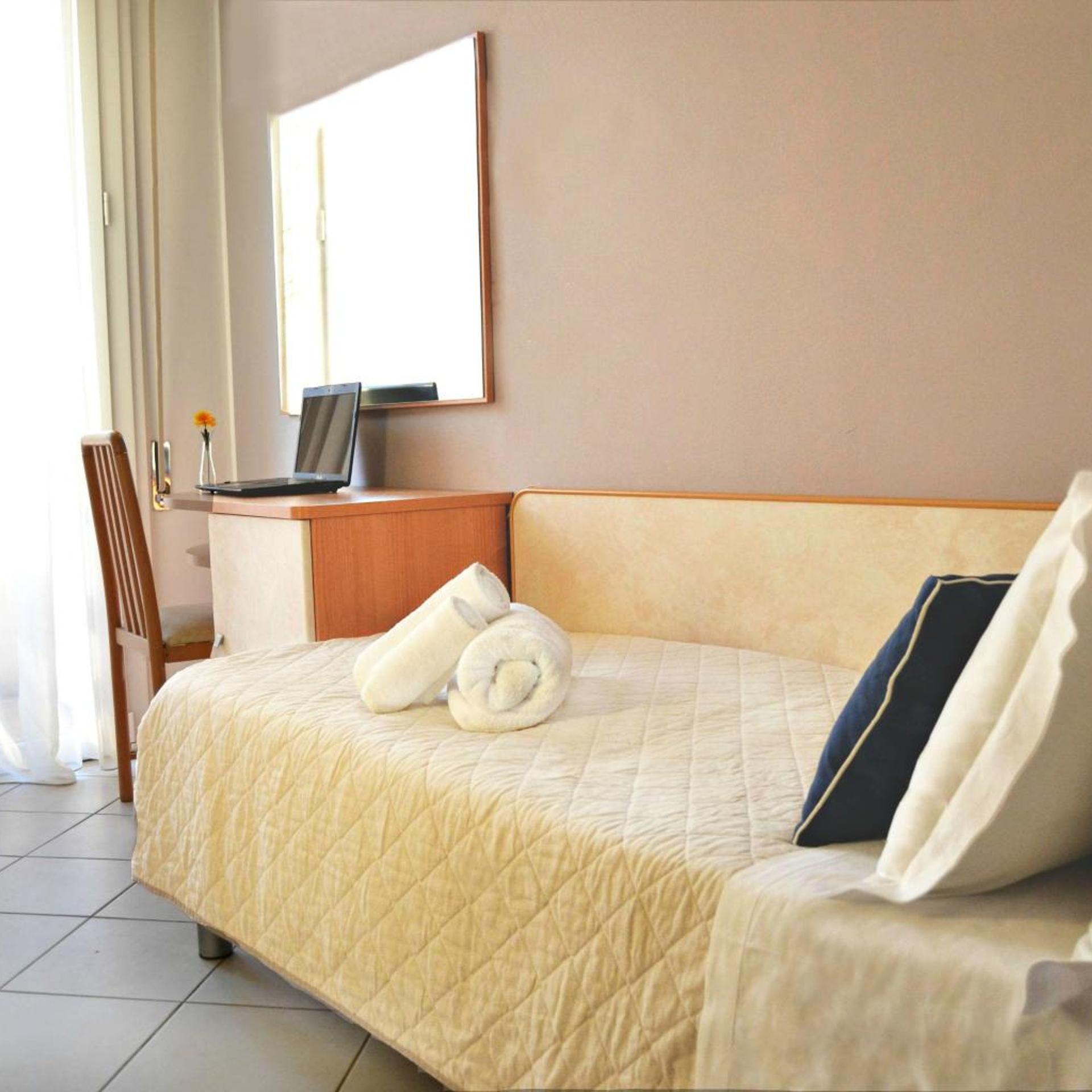 Room, Single, Balcony
