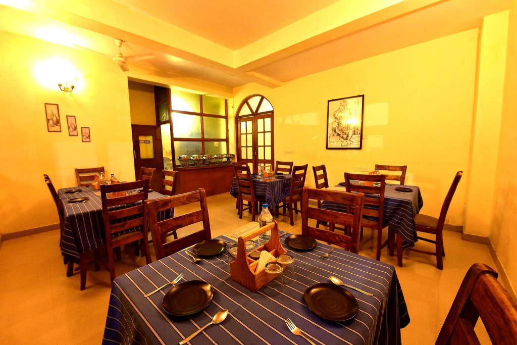 Oyo 6549 Hotel Gorbandh 33/47