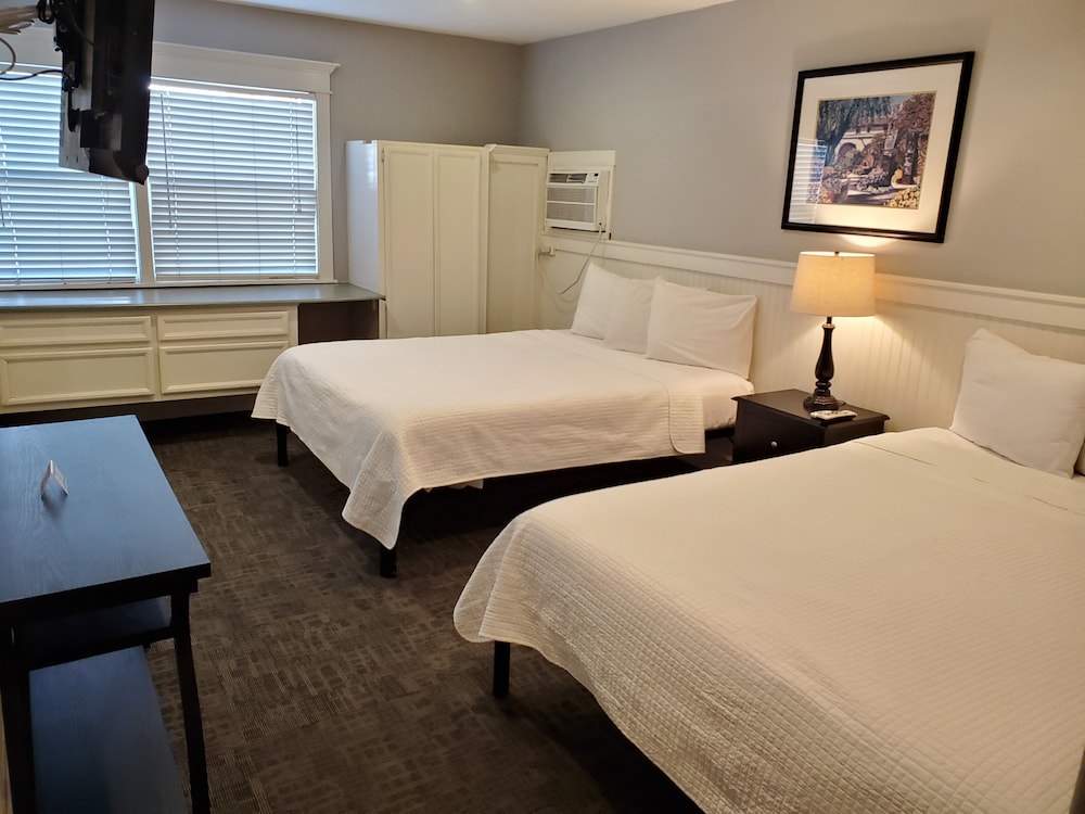 Coronado Island Inn 16/30