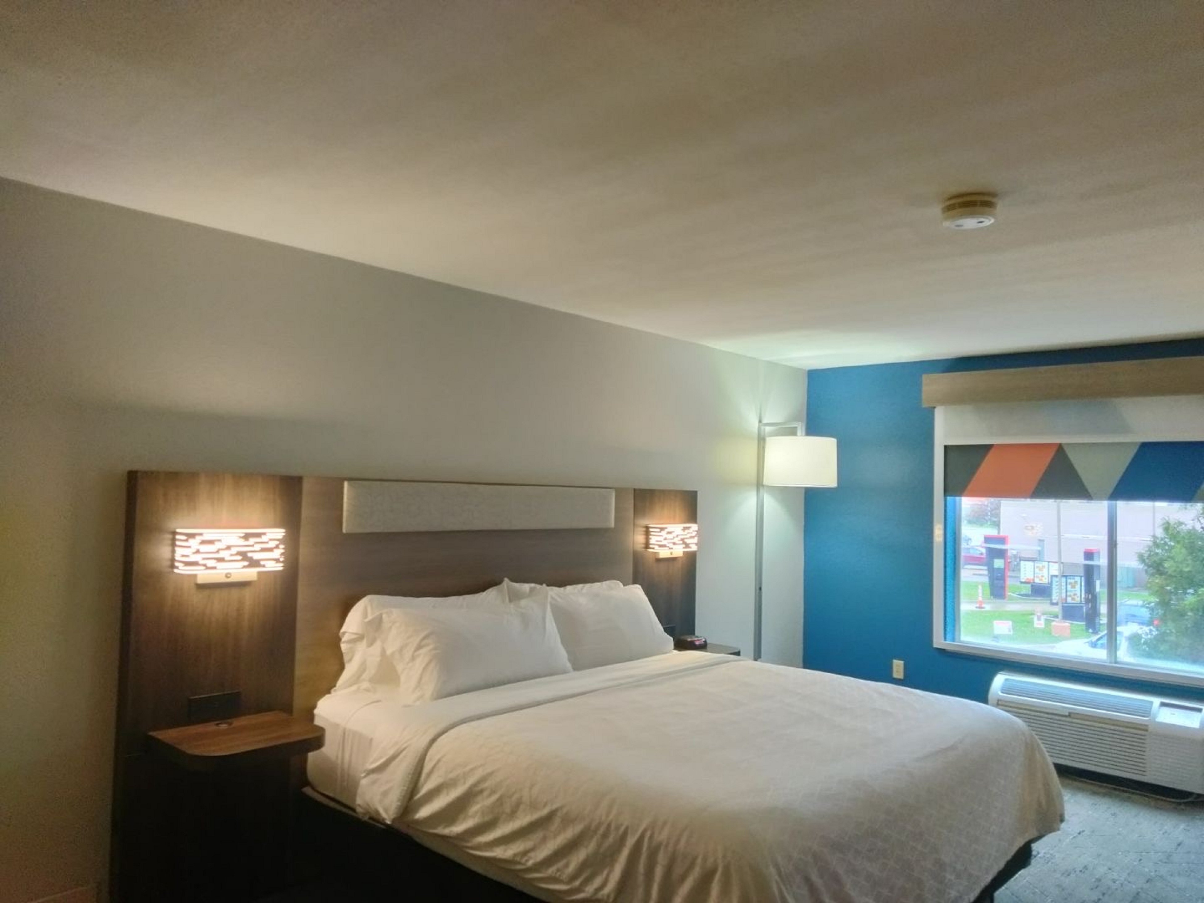 Holiday Inn Express Lapeer 24/71