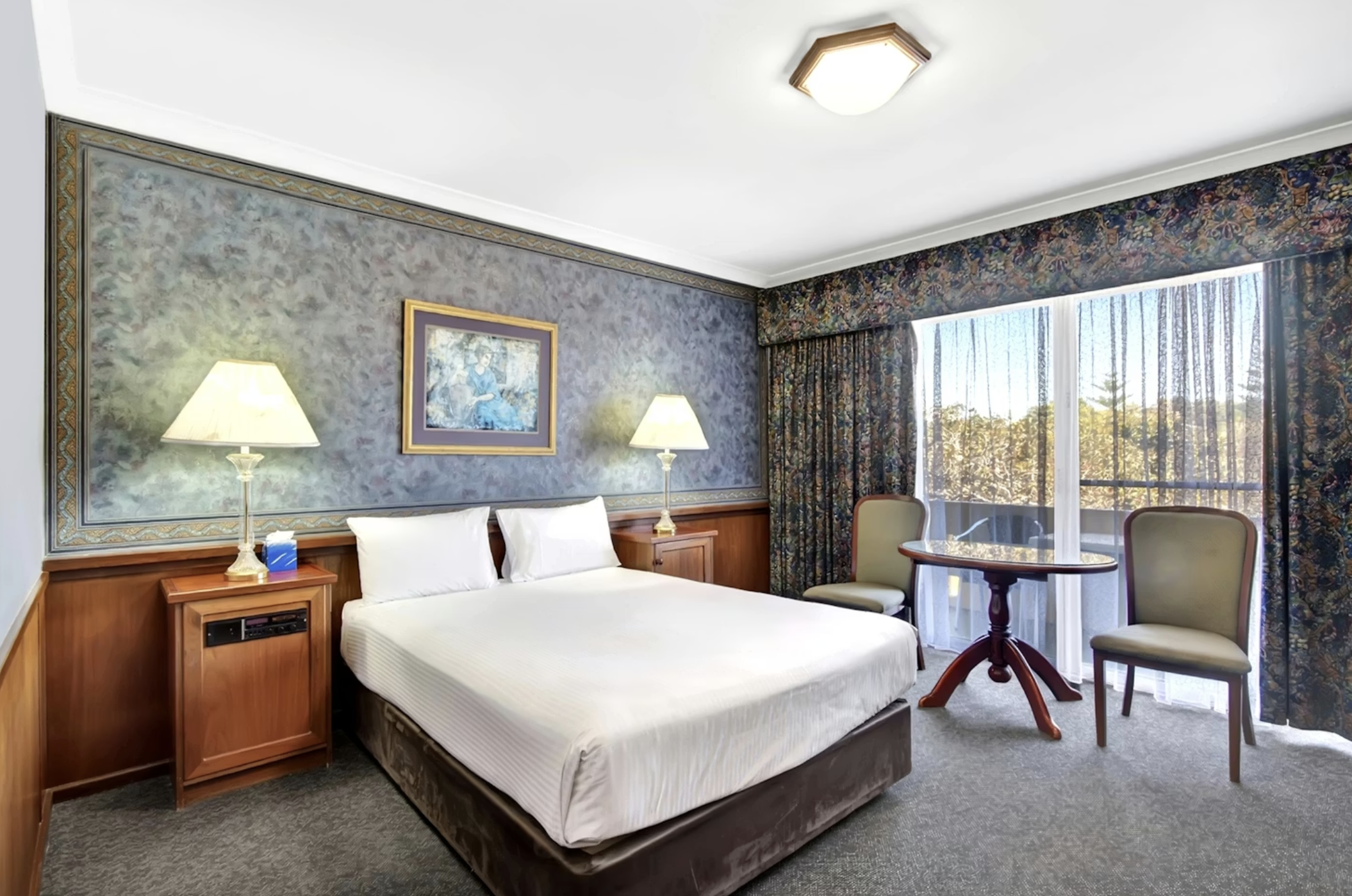 Clifton Motel & Grittleton Lodge (ex The Clifton) 11/25