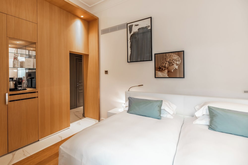CONNECTING, FAMILY, 2 DOUBLE BEDS