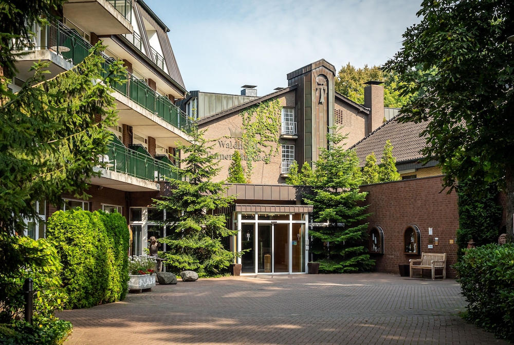 Waldhotel Tannenhauschen 2/50