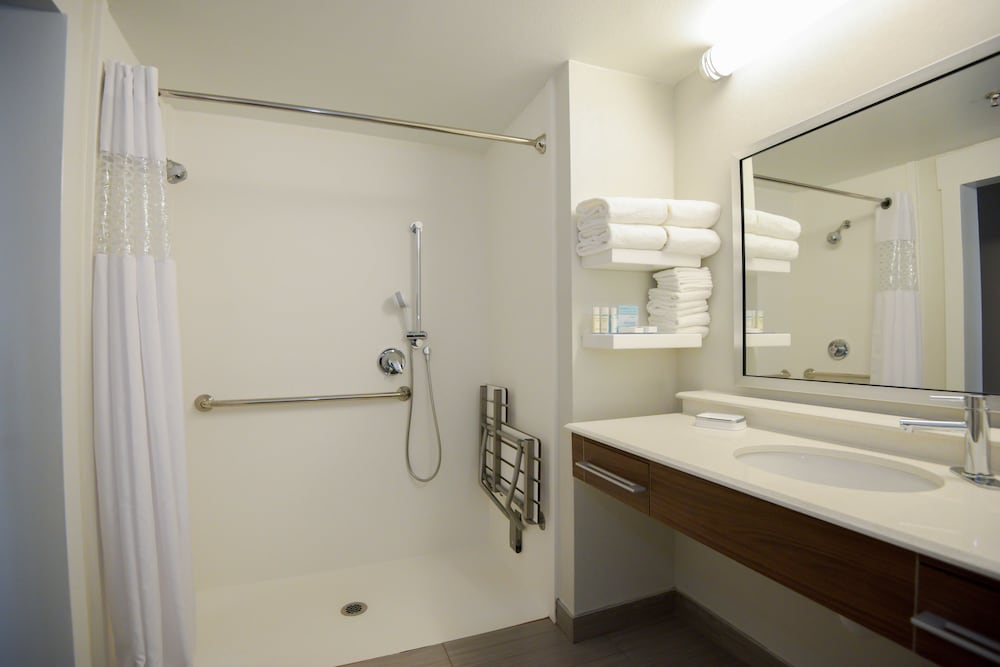 Hampton Inn Lakeland 8/44