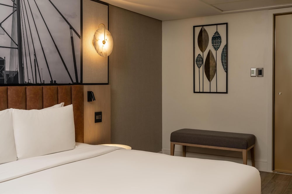 Radisson Blu Gautrain 19/79