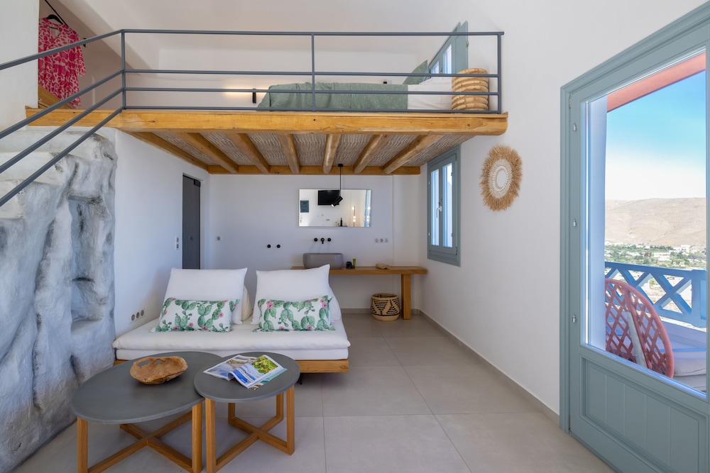 Infinity Blue Suites 40/50