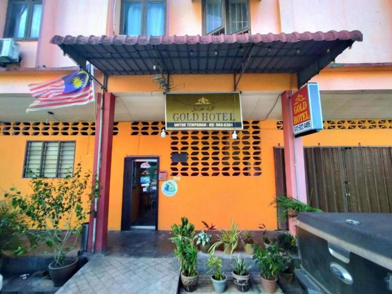 SPOT ON 89994 Rz Gold Hotel 4/38