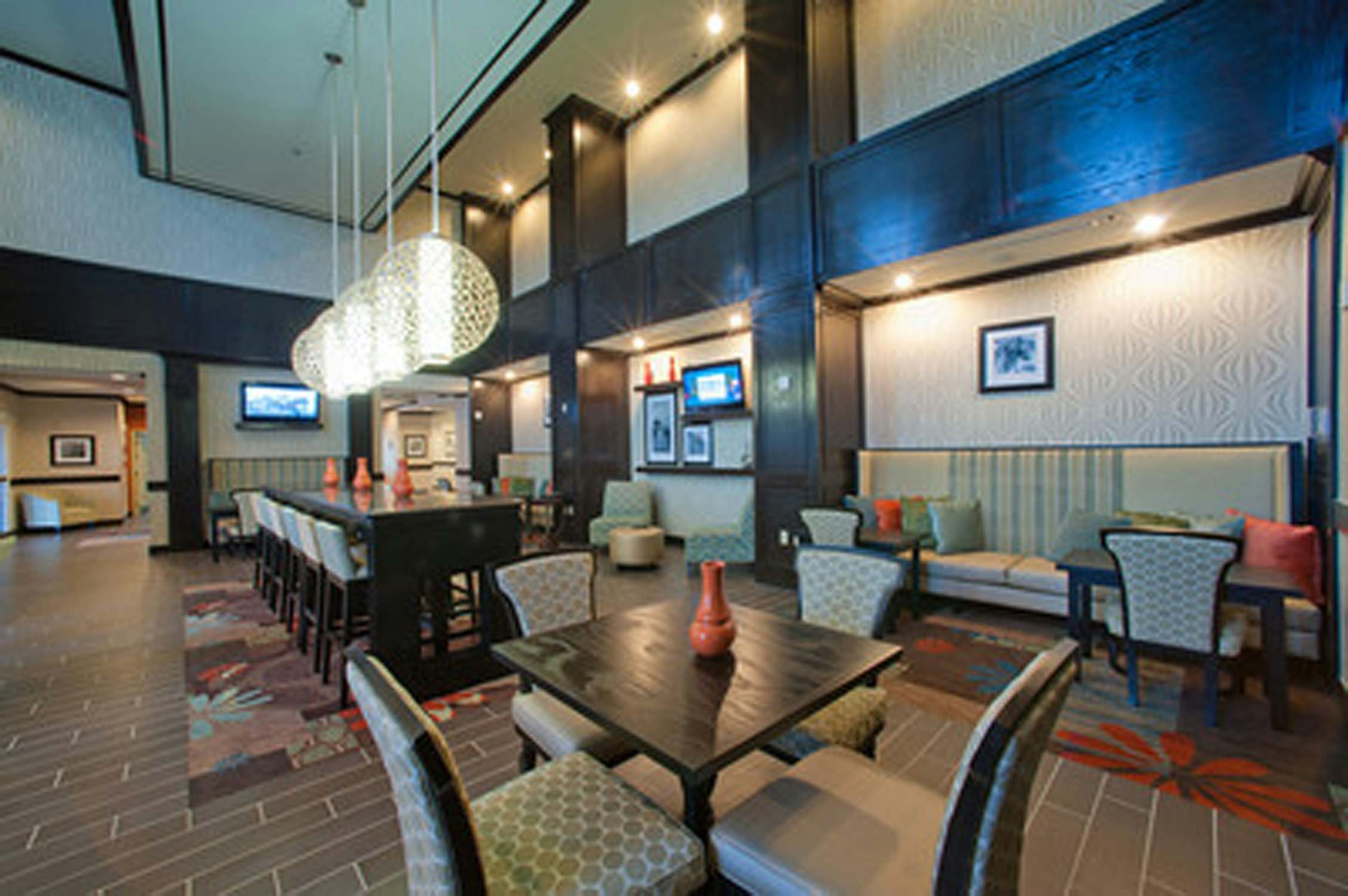 Hampton Inn and Suites Denison, TX 31/60