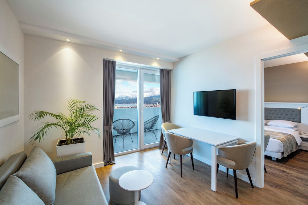 Alliance Palace Batumi 29/45