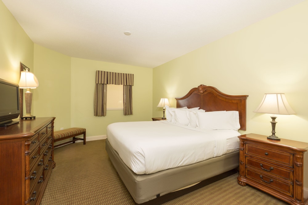 SUITE, KING BED, OCEAN FRONT, SOFA