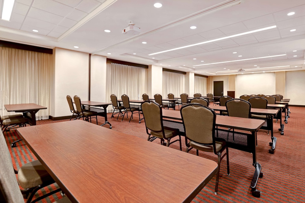 Hyatt Place Bloomington/Normal 44/56